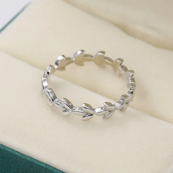 🔥PREMIUM 925 STERLING SILVER DAINTY LEAF ETERNITY BEAUTIFUL RING, K952 - Picture 4 of 5